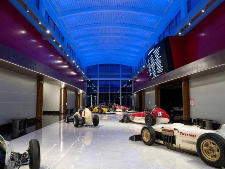 Die Welt Der Automobile: Geschichte, Recht Und Marktdynamik